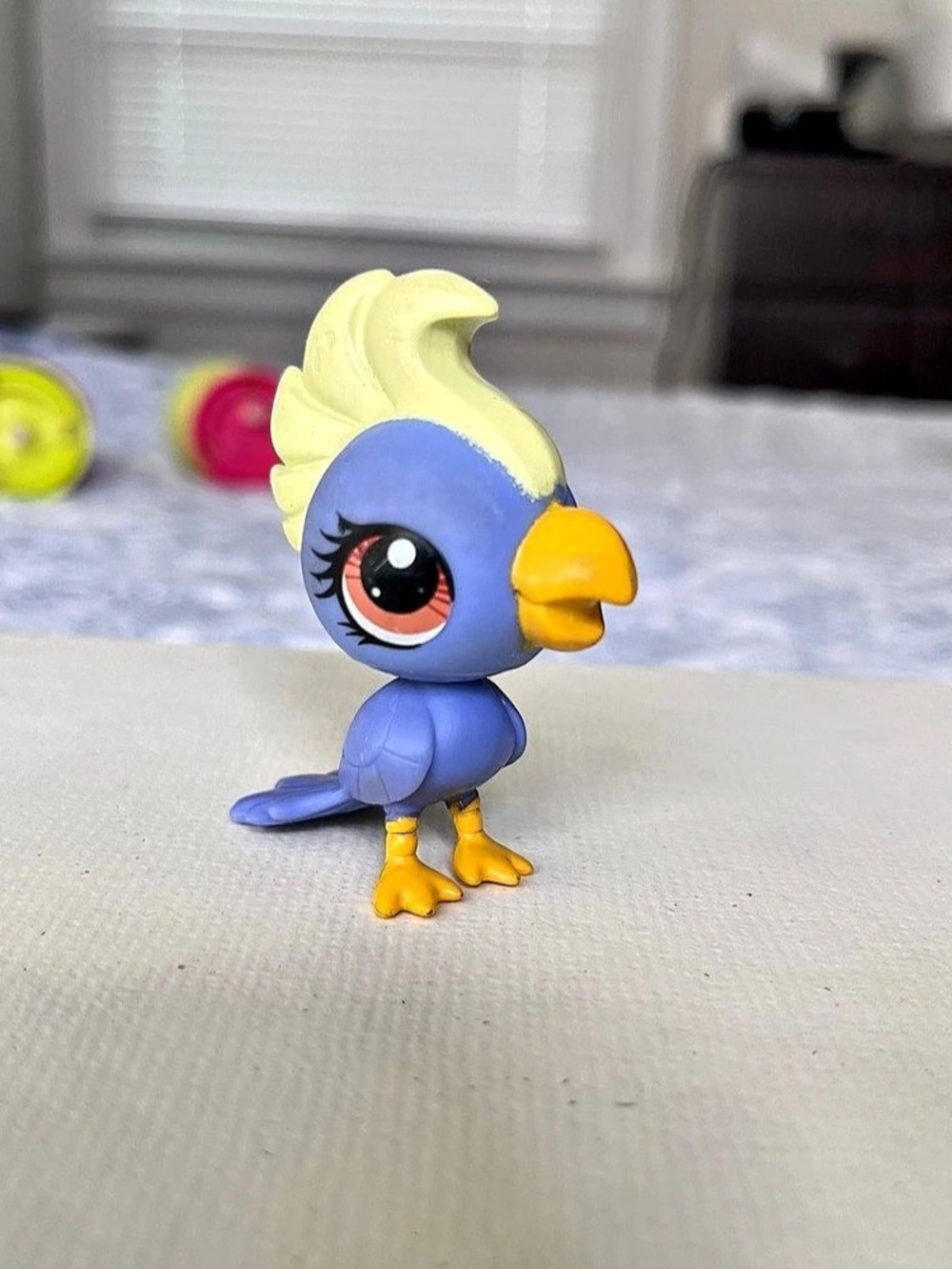 Hasbro Littlest Pet Shop Cockatoo #3296 Blue & Yellow Bird Figure